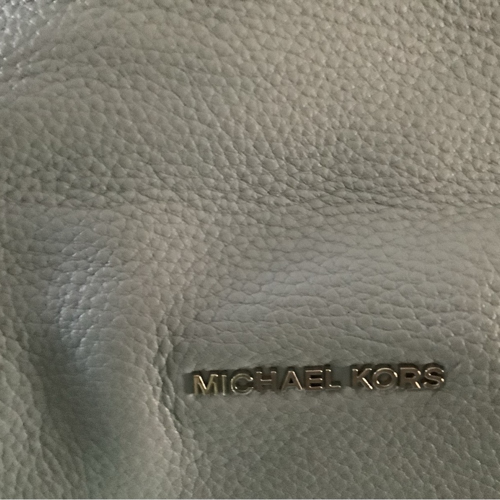 Michael Kors Light Blue Leather Shoulder Bag.
Has 3 sections for lots of storage - Picture 10 of 10